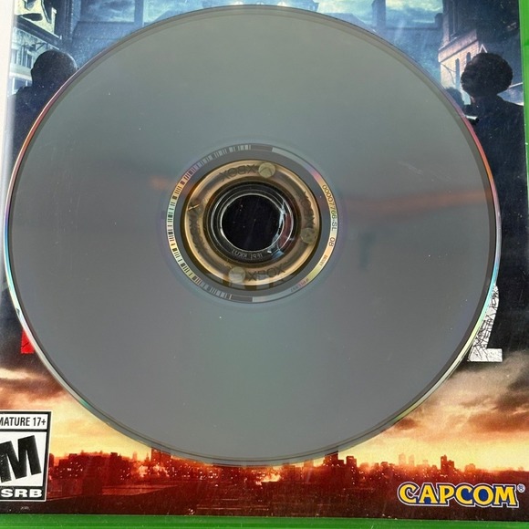 Resident Evil 2 & 4 Xbox One Games Bundle Horror‎ Action Capcom Video Game - Picture 6 of 9